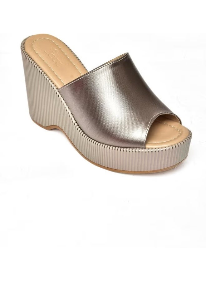 Fox Shoes ك250101509 صندل نسائي بكعب ويدج بلاتينيوم - Image 3